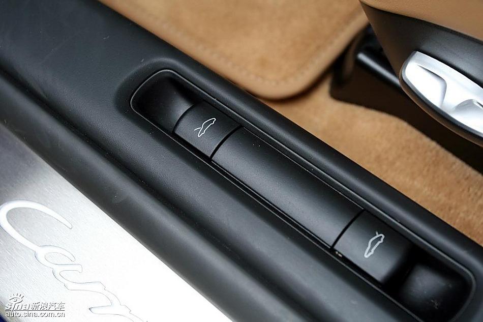 新保时捷911 Carrera 4S