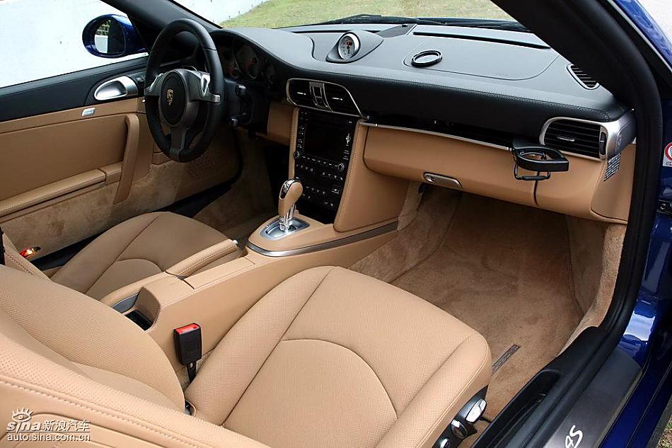 新保时捷911 Carrera 4S