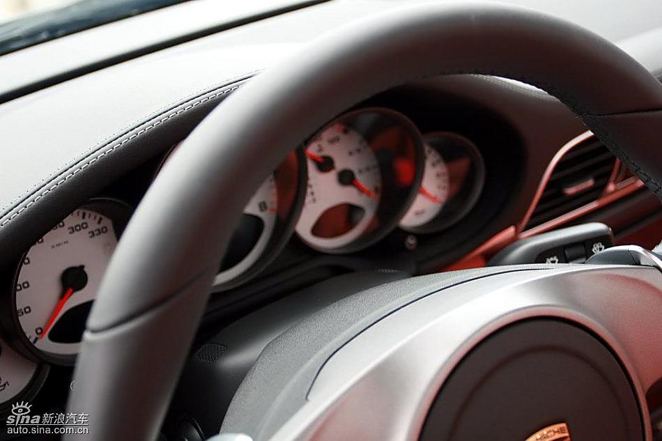 新保时捷911 Carrera 4S