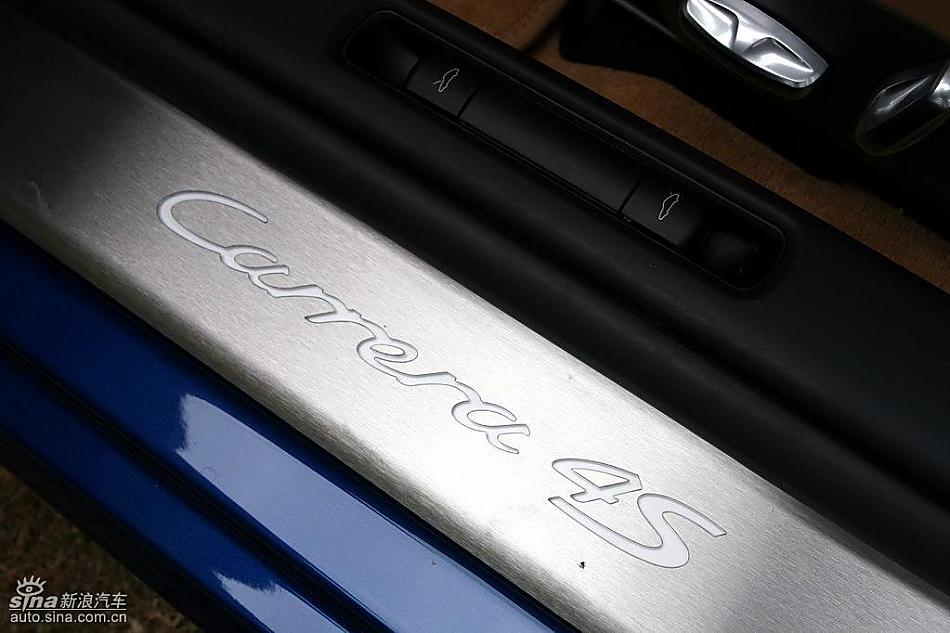 新保时捷911 Carrera 4S