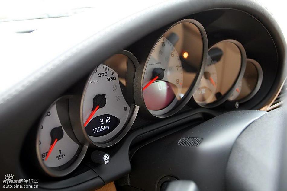 新保时捷911 Carrera 4S