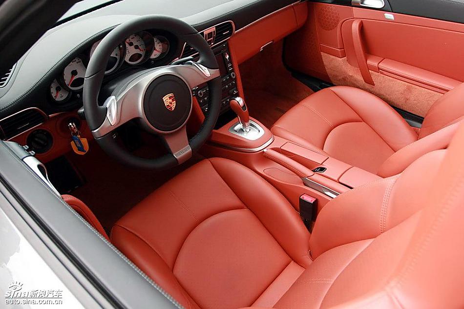 新保时捷911 Carrera 4S
