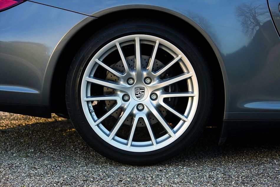 新911 Carrera 4 & Carrera 4S