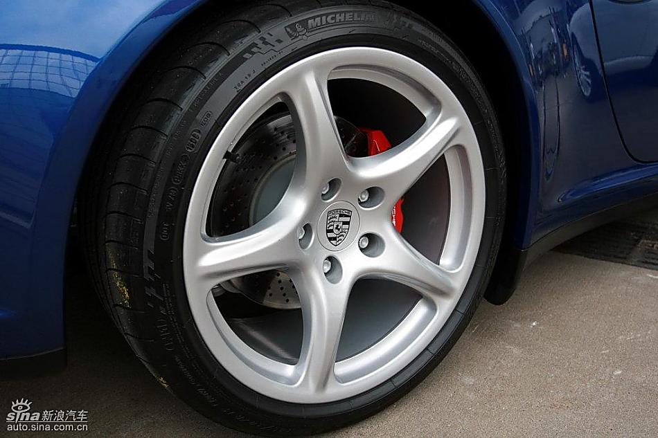 新款保时捷911 Carrera 4S