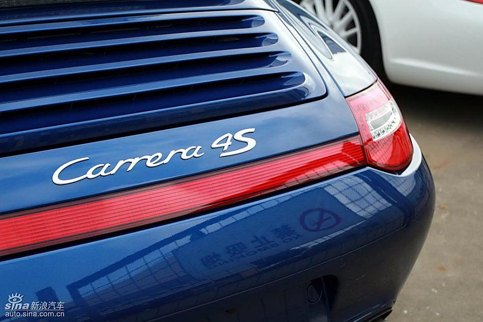 新款保时捷911 Carrera 4S