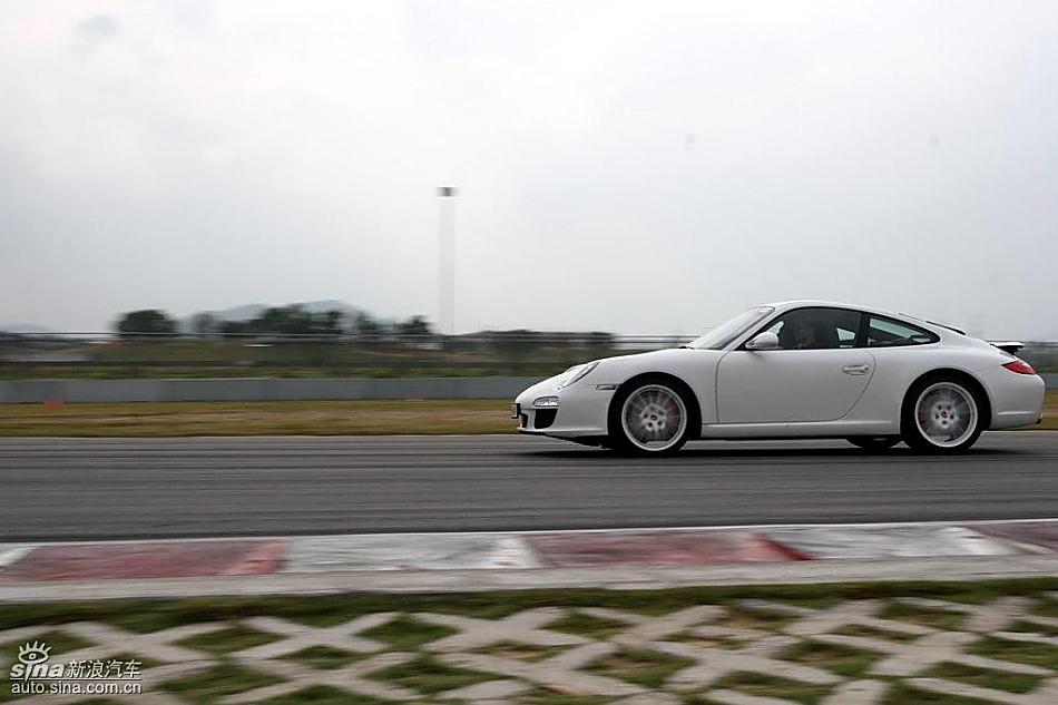 新款保时捷911 Carrera系列