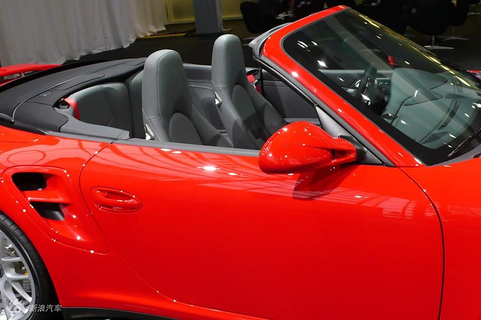 全新保时捷911 Turbo S Cabriolet外观实拍