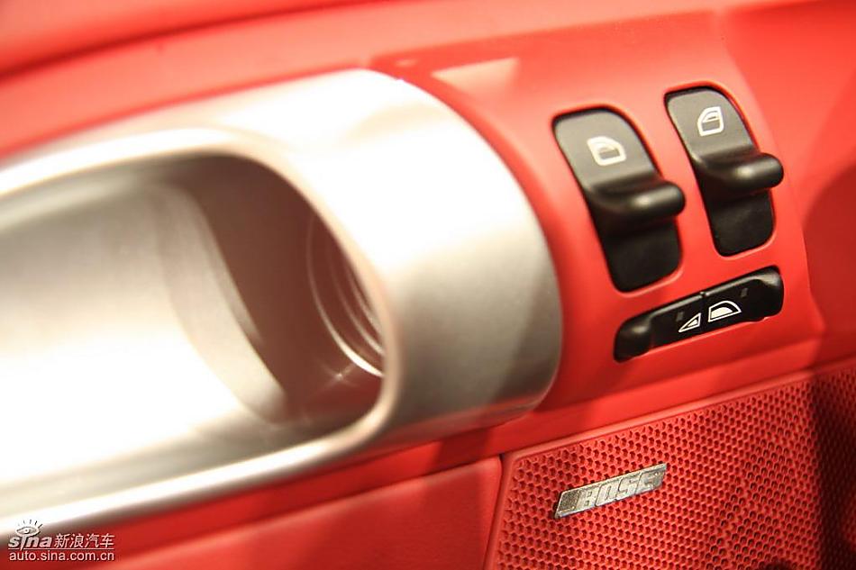 保时捷新款911发布现场内饰图