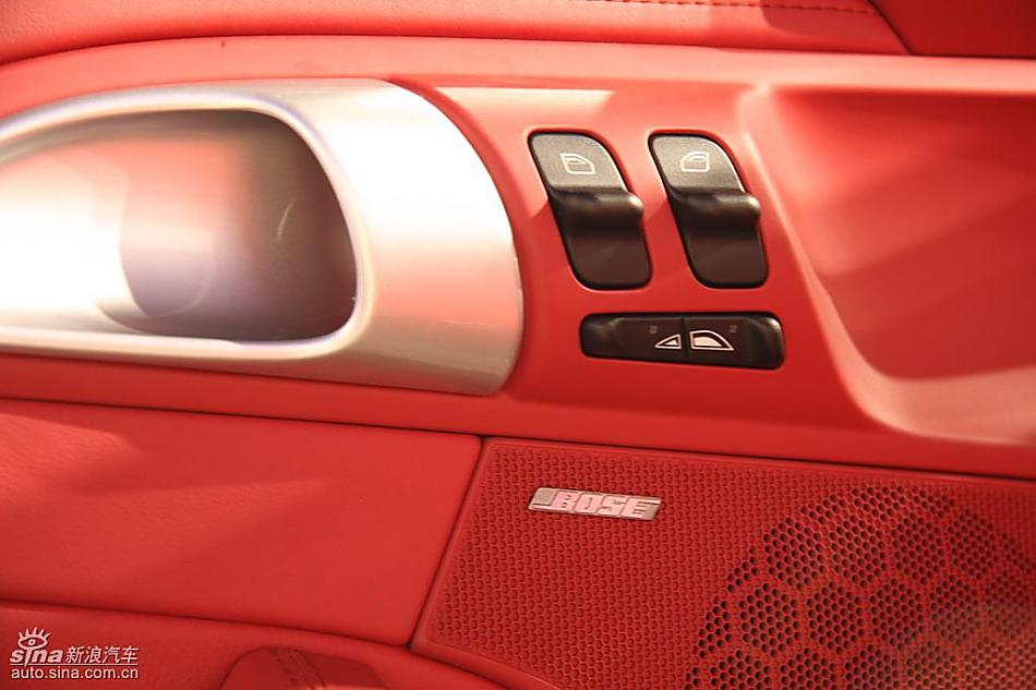 保时捷新款911发布现场内饰图