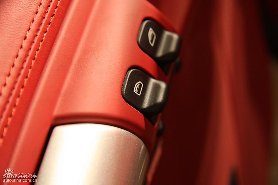 保时捷新款911发布现场内饰图