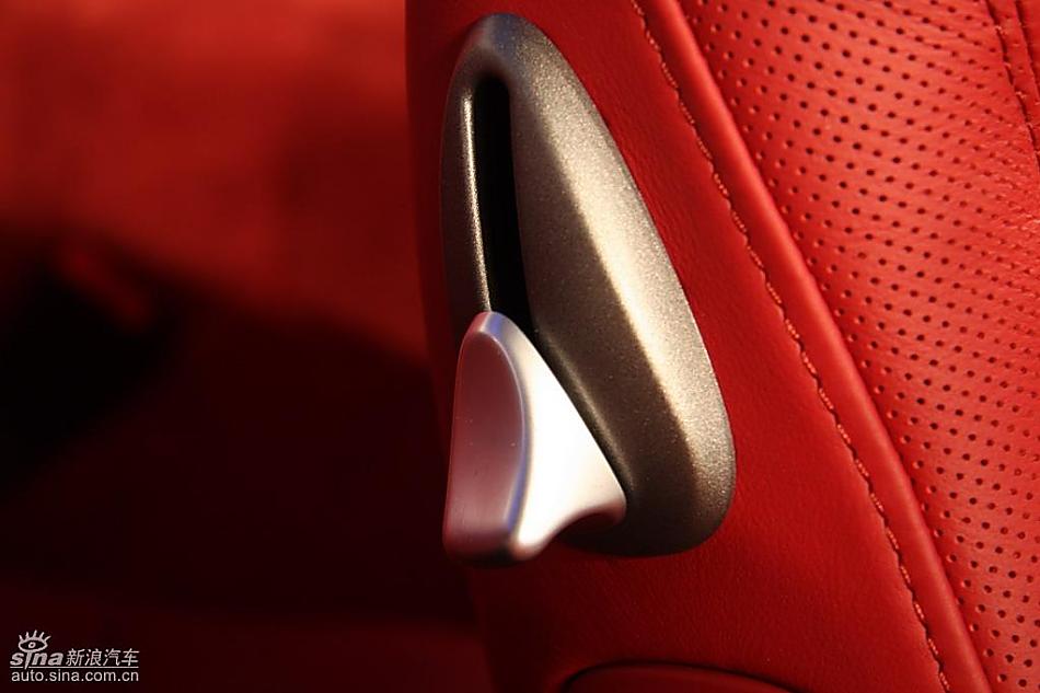 保时捷新款911发布现场内饰图