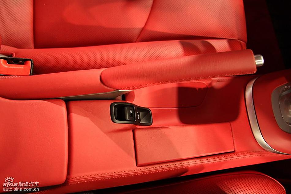 保时捷新款911发布现场内饰图