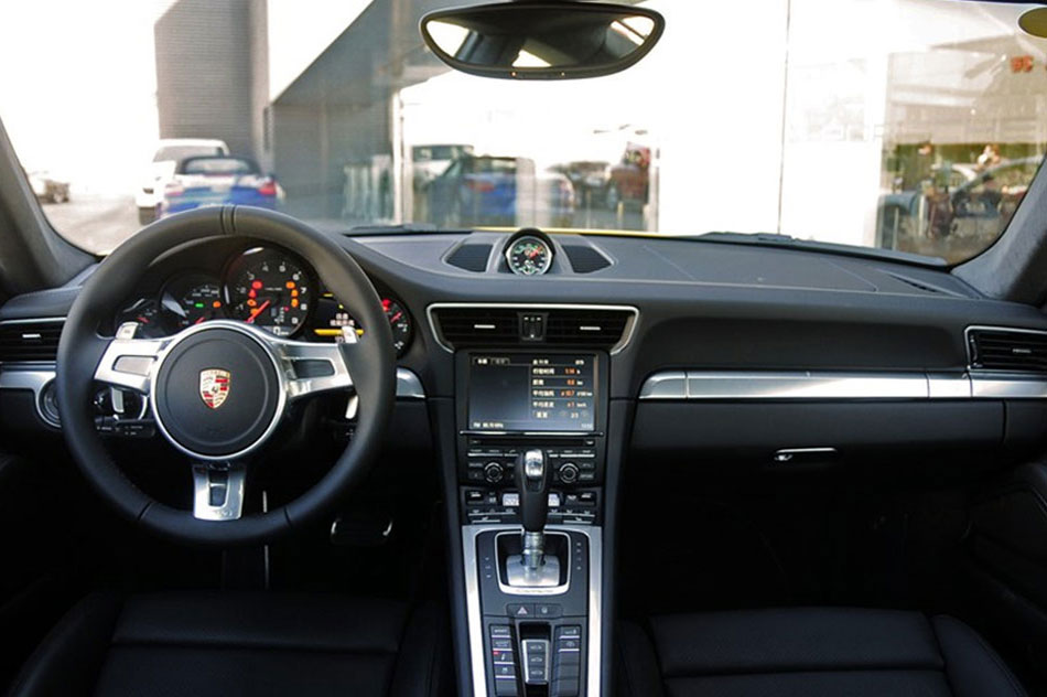 2013款保时捷911 Carrera 4 3.4L