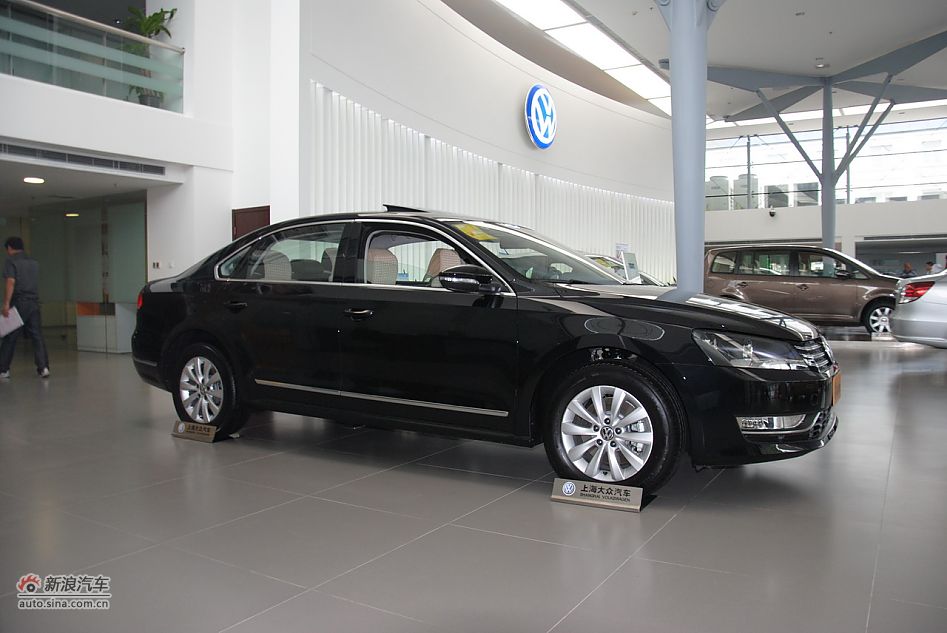 2011款帕萨特1.8TSI自动尊荣版