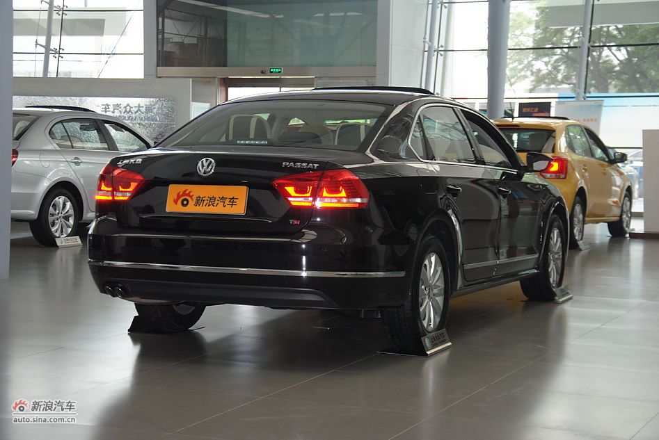 2011款帕萨特1.8TSI自动尊荣版