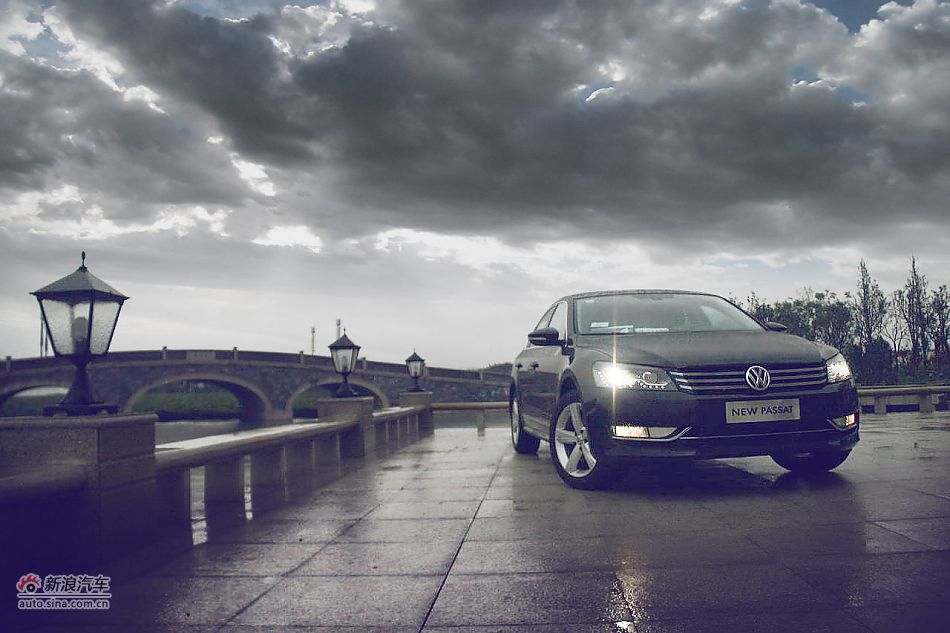 2011款新帕萨特2.0T御尊版外观