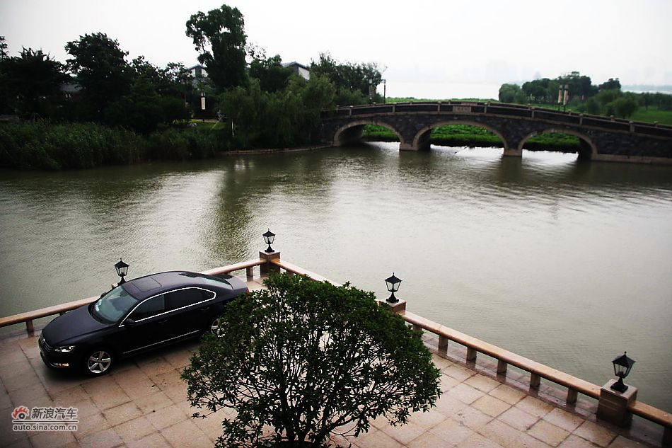 2011款新帕萨特2.0T御尊版外观