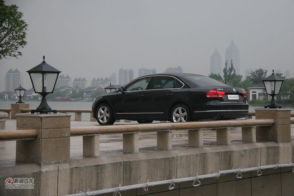 2011款新帕萨特2.0T御尊版外观