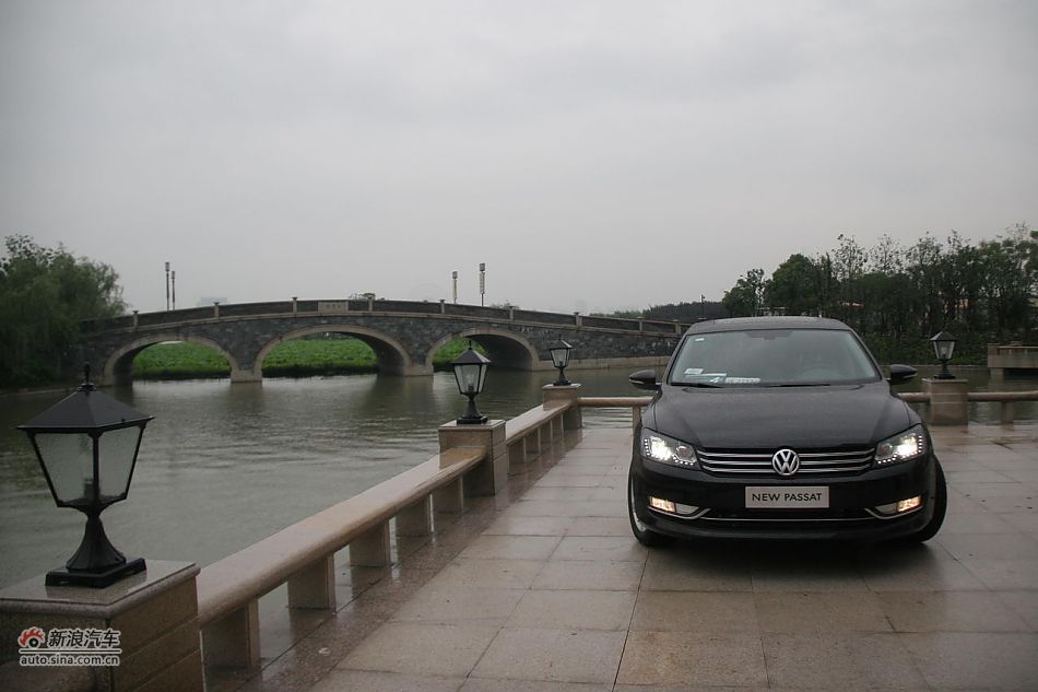 2011款新帕萨特2.0T御尊版外观