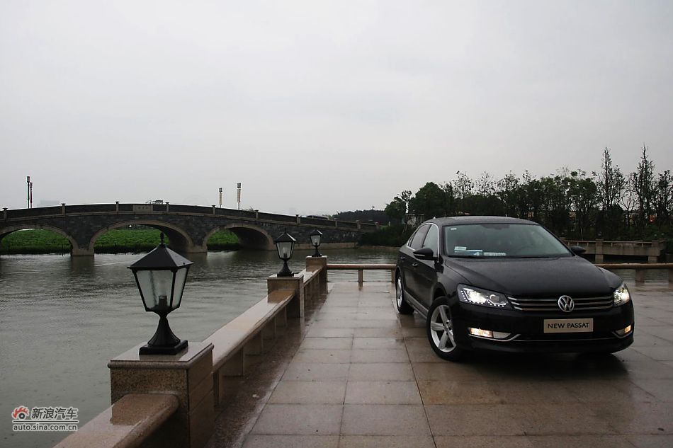 2011款新帕萨特2.0T御尊版外观