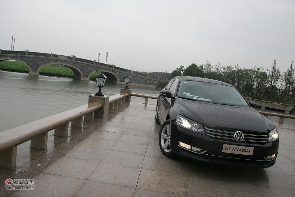 2011款新帕萨特2.0T御尊版外观