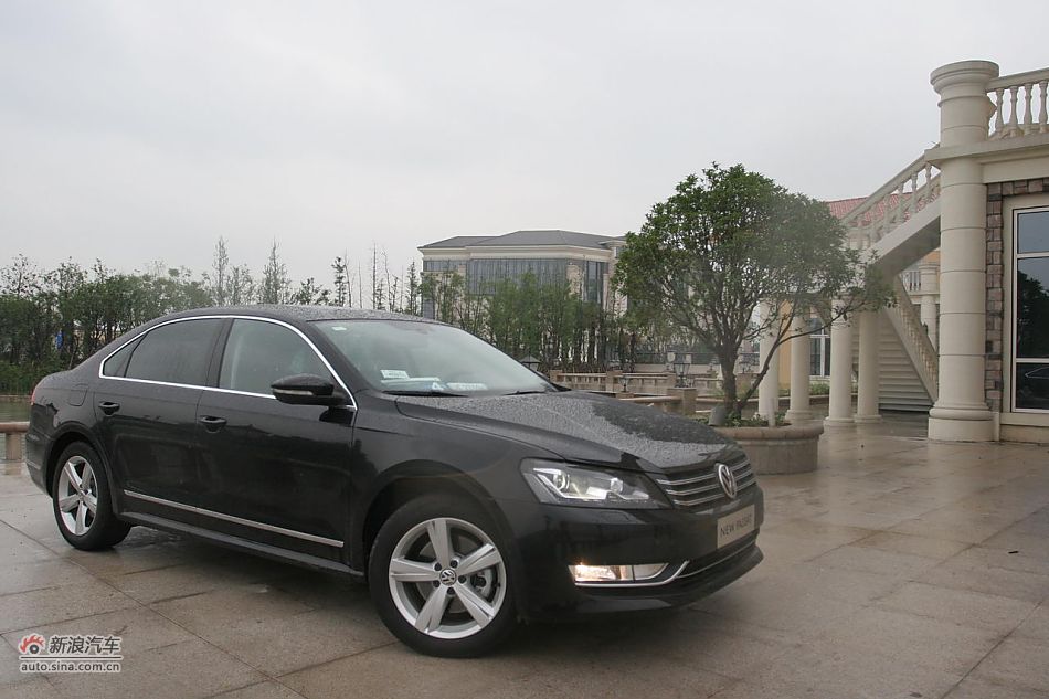 2011款新帕萨特2.0T御尊版外观