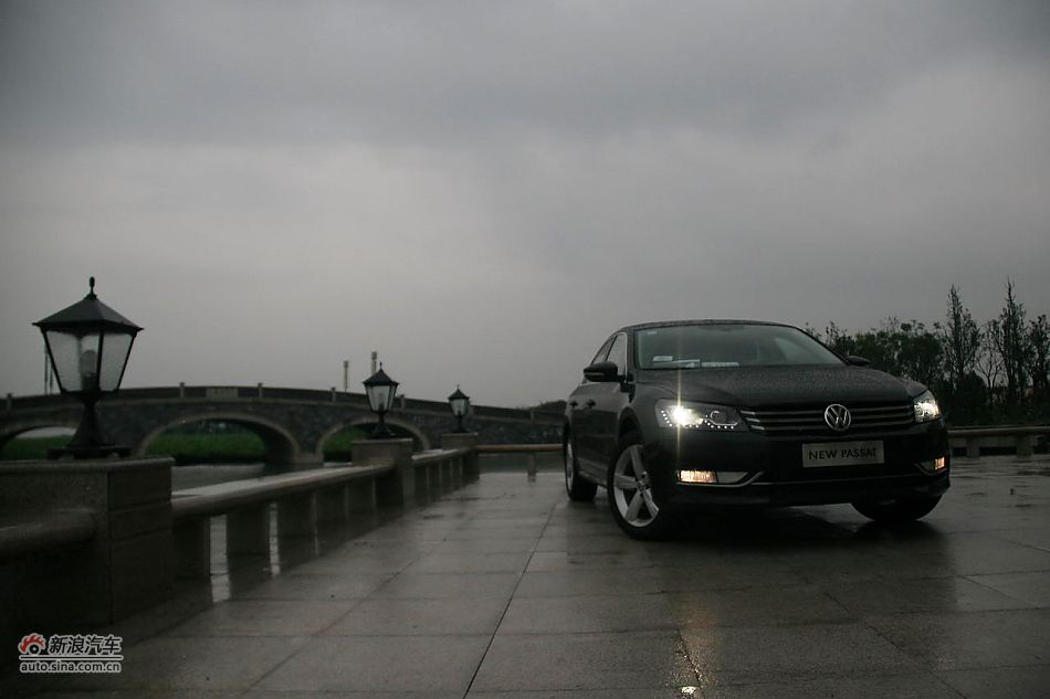 2011款新帕萨特2.0T御尊版外观