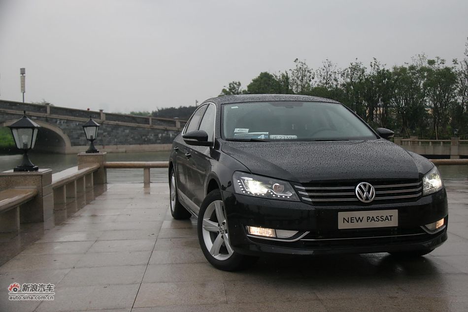 2011款新帕萨特2.0T御尊版外观