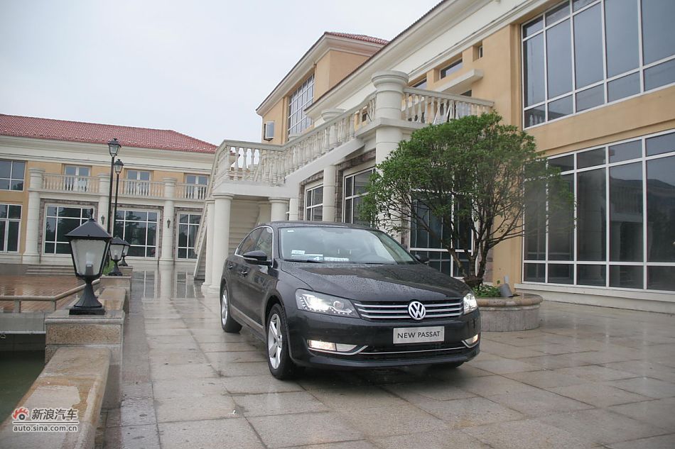 2011款新帕萨特2.0T御尊版外观