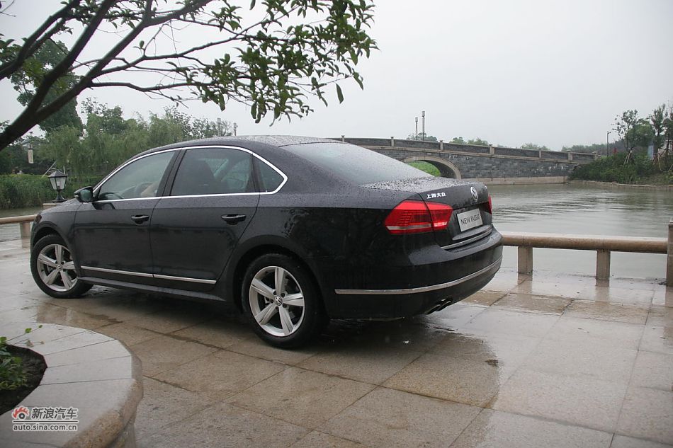 2011款新帕萨特2.0T御尊版外观