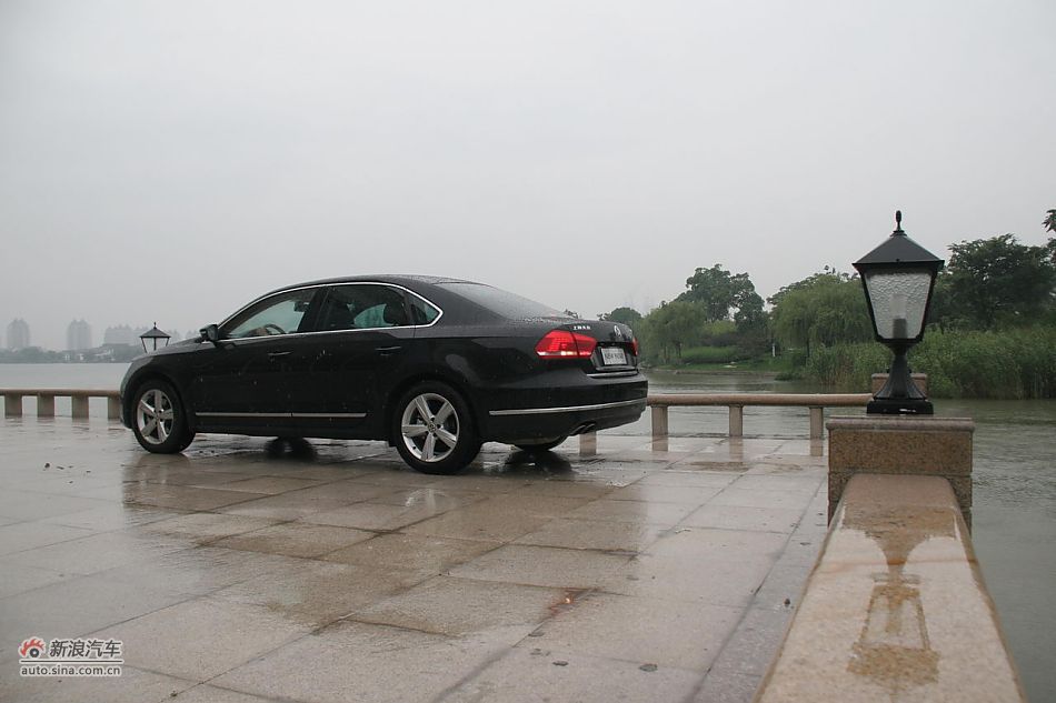 2011款新帕萨特2.0T御尊版外观