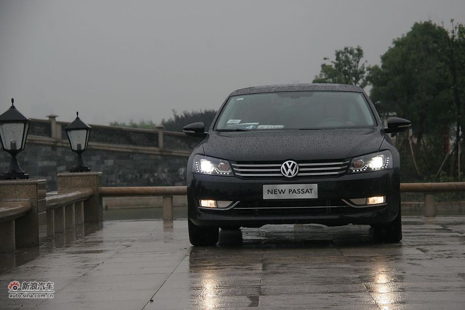 2011款新帕萨特2.0T御尊版外观