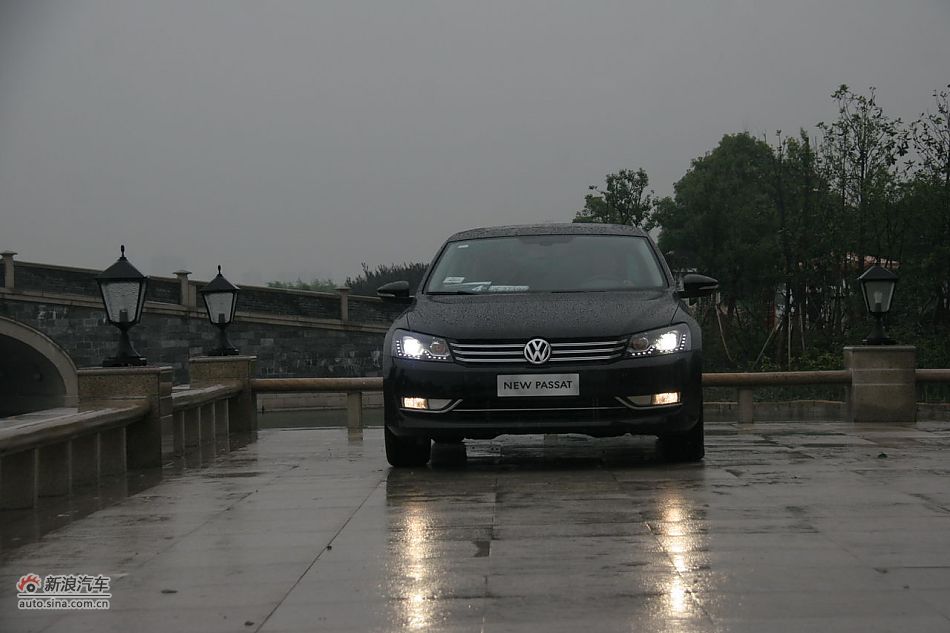 2011款新帕萨特2.0T御尊版外观