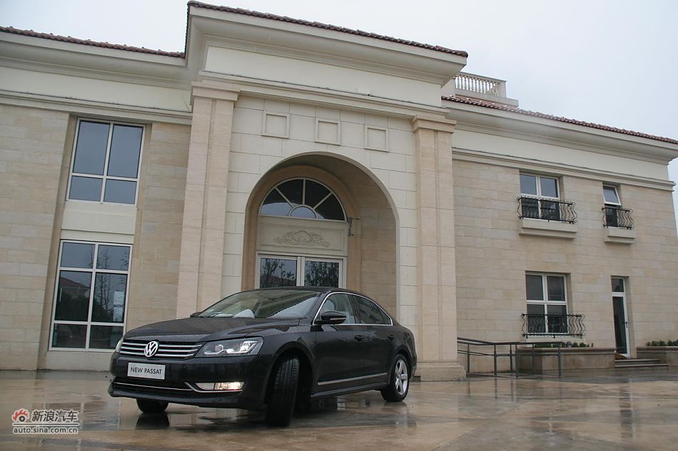 2011款新帕萨特2.0T御尊版外观