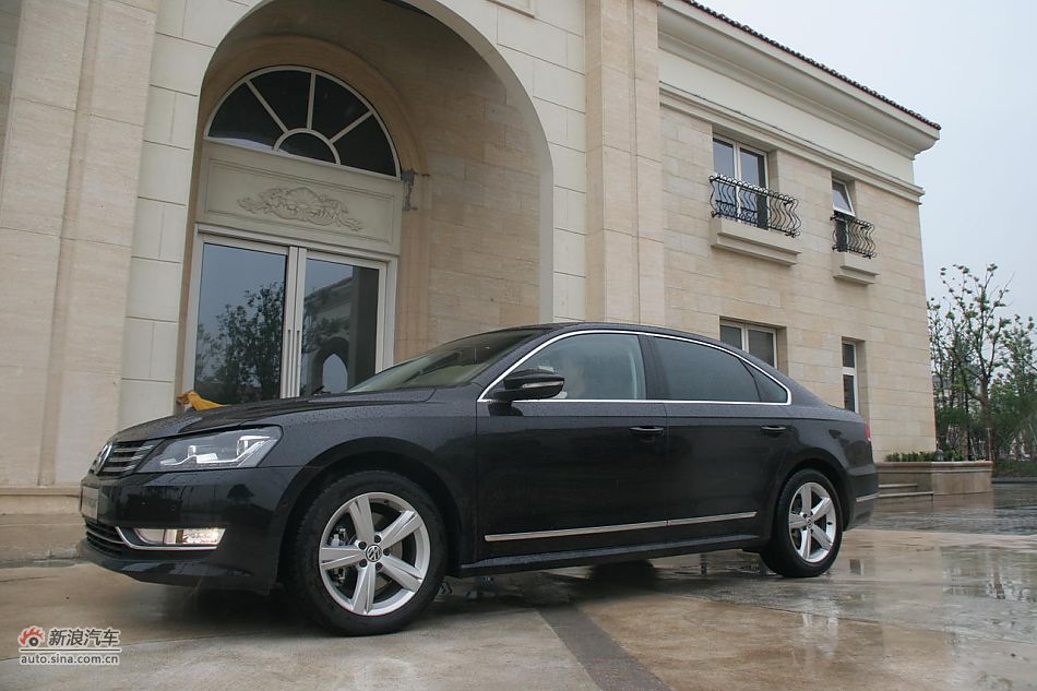 2011款新帕萨特2.0T御尊版外观