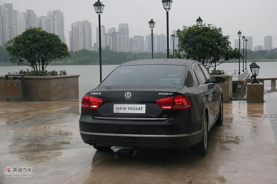 2011款新帕萨特2.0T御尊版外观