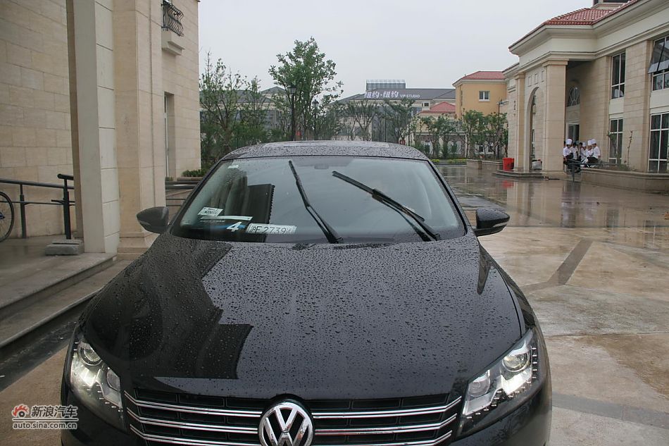 2011款新帕萨特2.0T御尊版外观