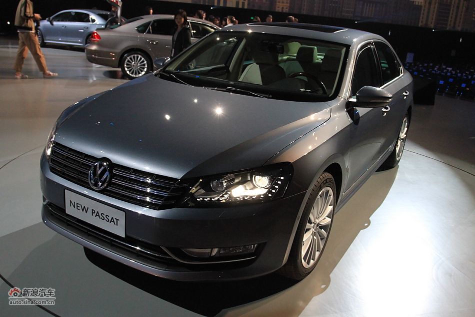 新浪汽车体验试驾全新帕萨特