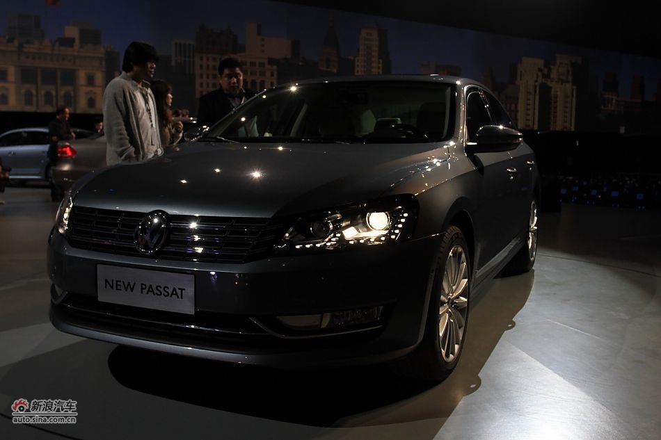 新浪汽车体验试驾全新帕萨特