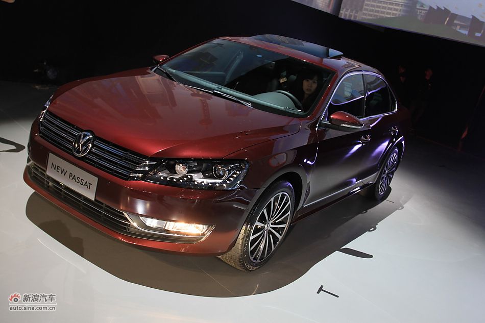 新浪汽车体验试驾全新帕萨特