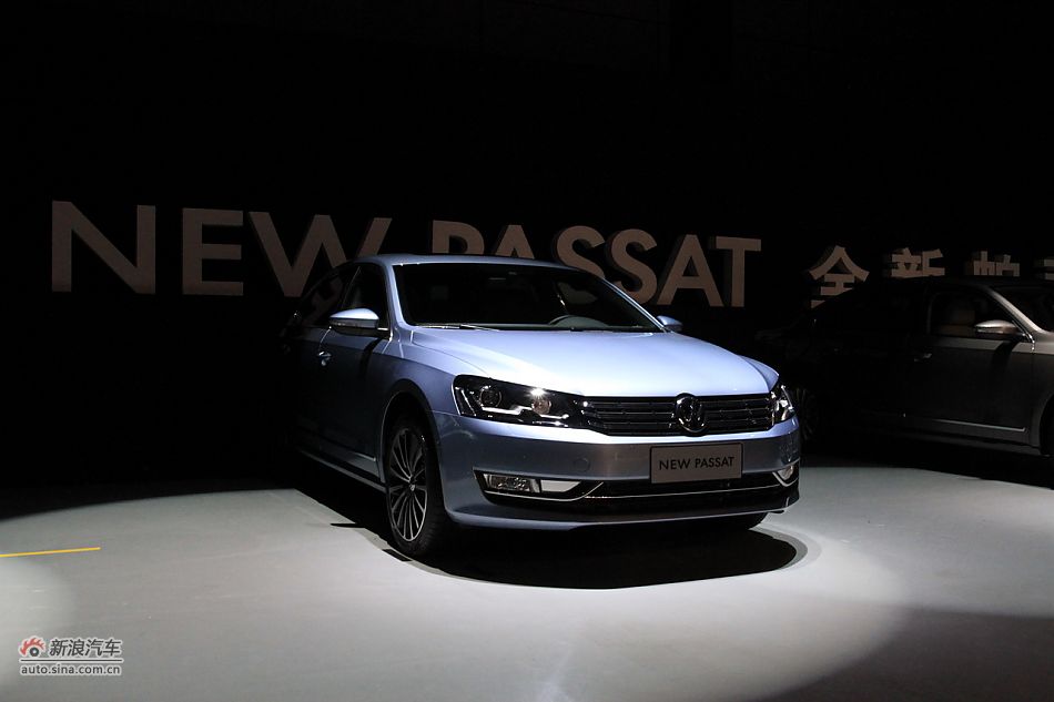 新浪汽车体验试驾全新帕萨特