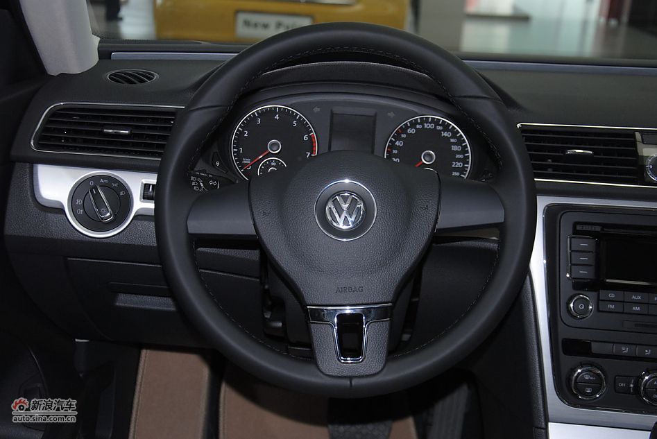 2011款帕萨特1.8TSI自动尊荣版