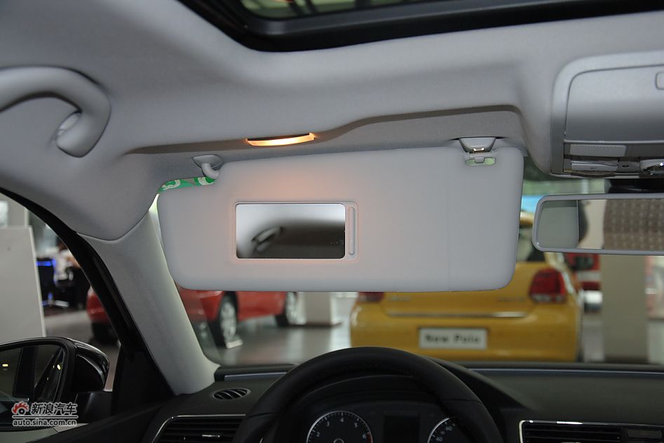 2011款帕萨特1.8TSI自动尊荣版