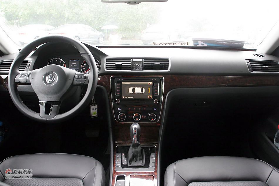 2011款帕萨特2.0T御尊版内饰功能