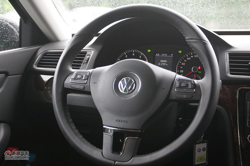 2011款帕萨特2.0T御尊版内饰功能