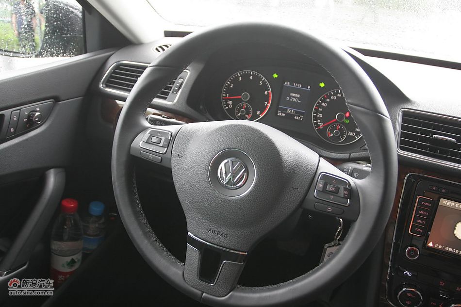 2011款帕萨特2.0T御尊版内饰功能
