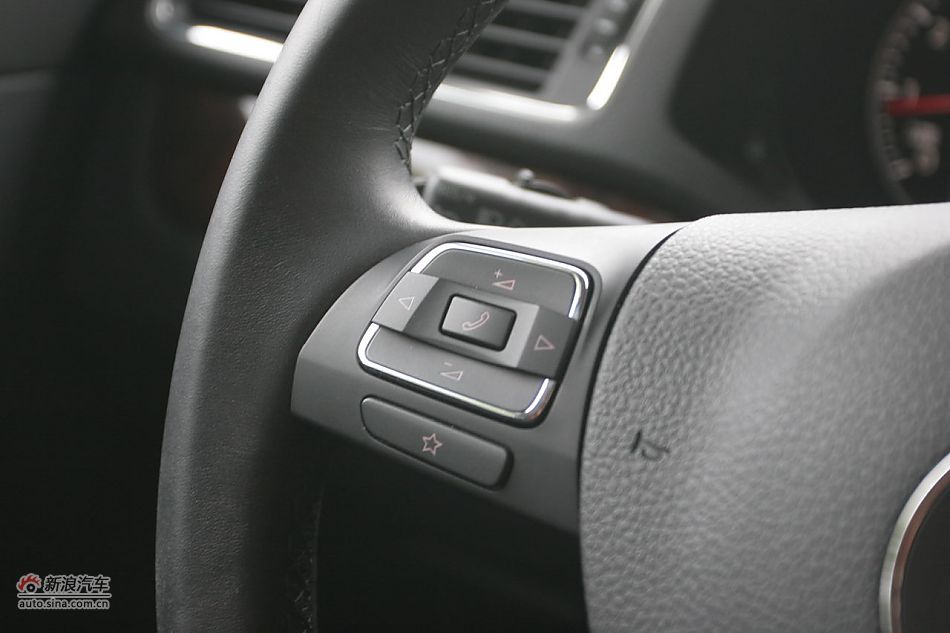 2011款帕萨特2.0T御尊版内饰功能