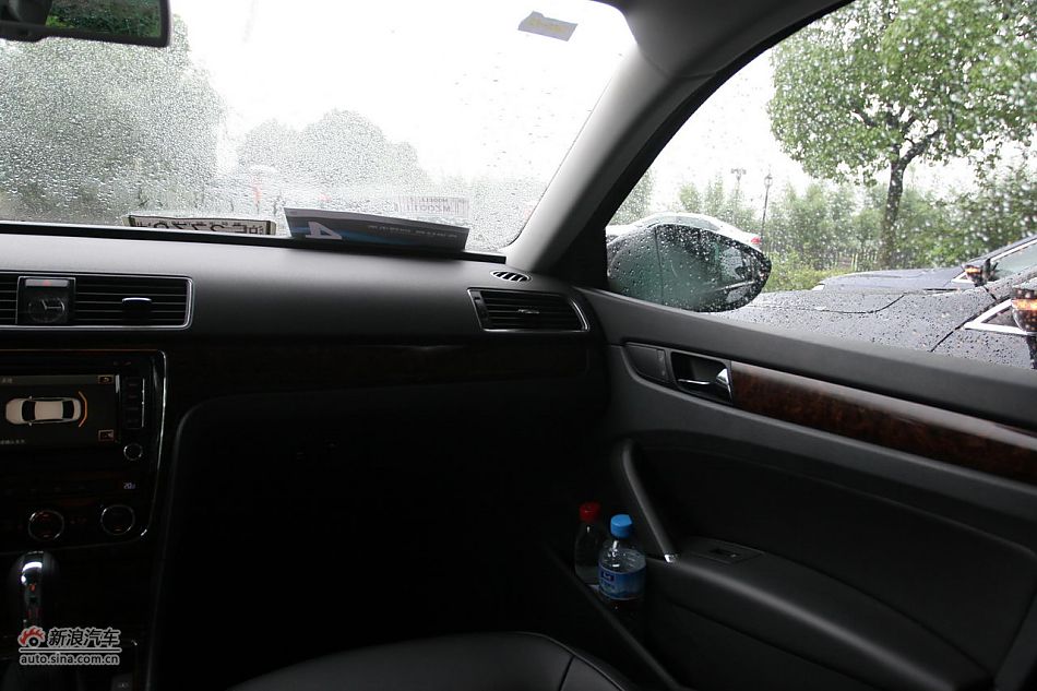 2011款帕萨特2.0T御尊版内饰功能