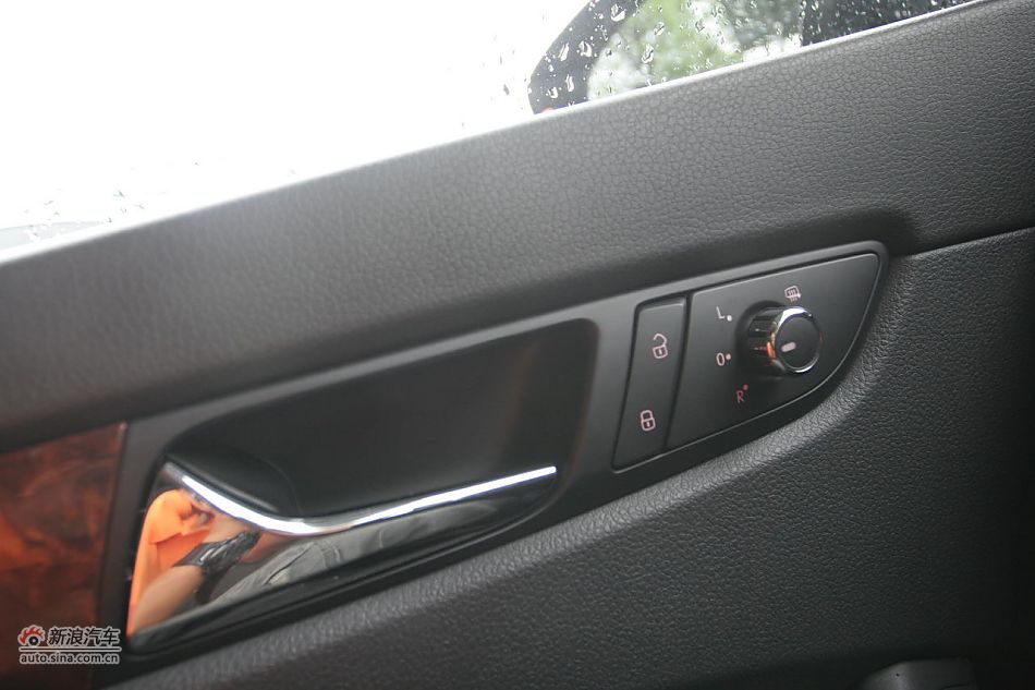 2011款帕萨特2.0T御尊版内饰功能