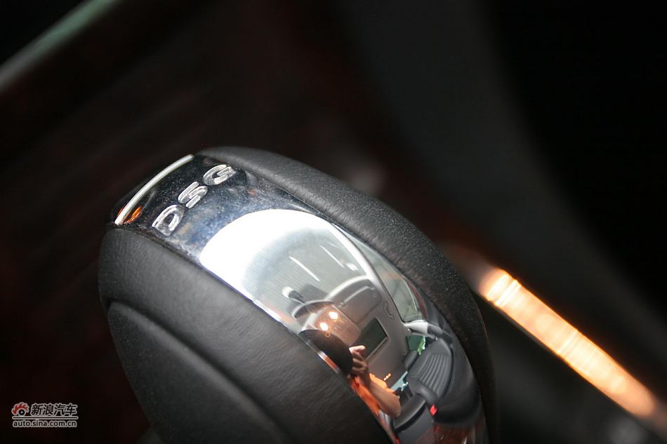 2011款帕萨特2.0T御尊版内饰功能